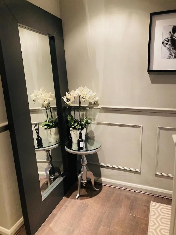 Stunning 1 Bed Garden Apartment London United Kingdom